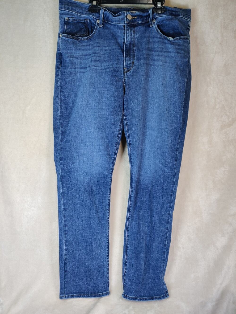 Levi Strauss Classic Straight Jeans Medium Wash Women's Size 16